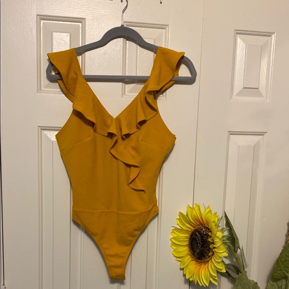By Misc elevated basic  Sz L . Bodysuit . New.